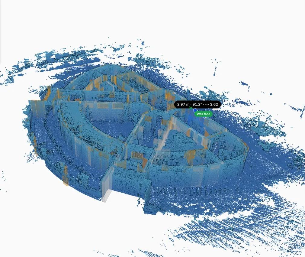 Modello 3D dei muri sopra la nuvola di punti, nell'app di Ichno